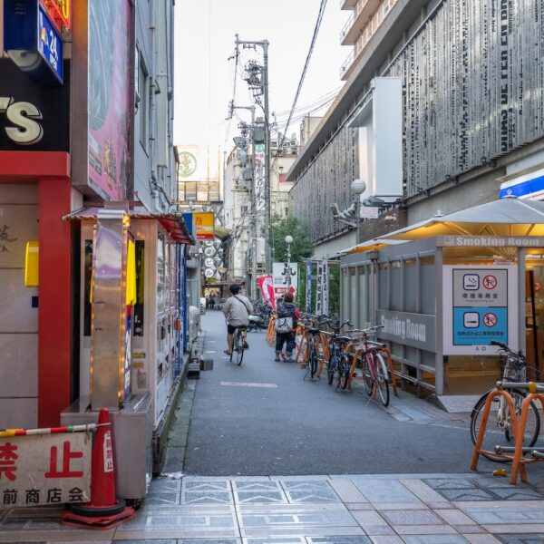 オリエンタルホテル横の路地