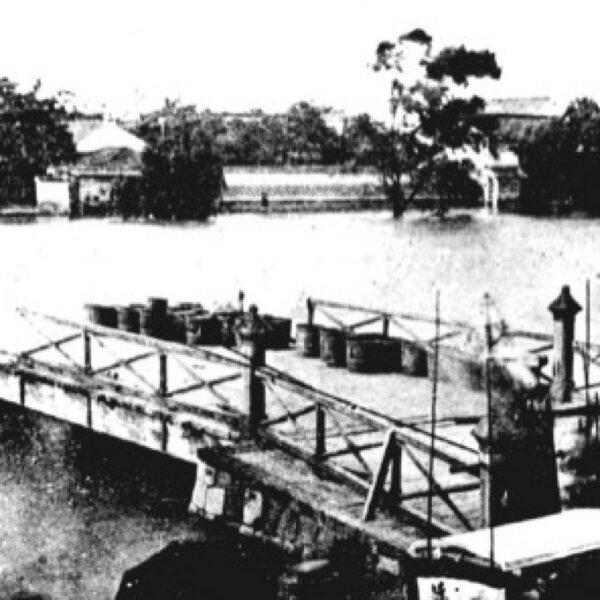 明治の頃の木造製淀屋橋